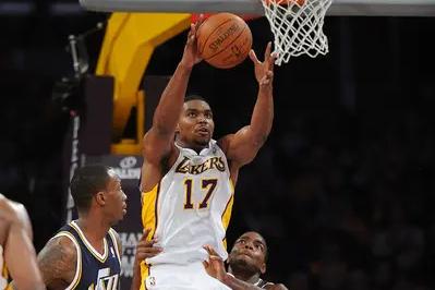 季后赛|63分41板24助10断10帽，NBA季后赛最强数据出炉，威少哈登皆留名