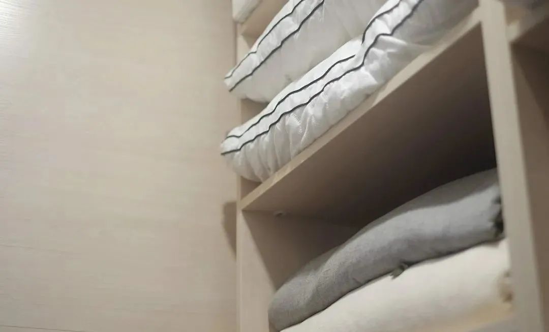 衣柜收纳魔法只需2招，帮你告别杂乱拥挤