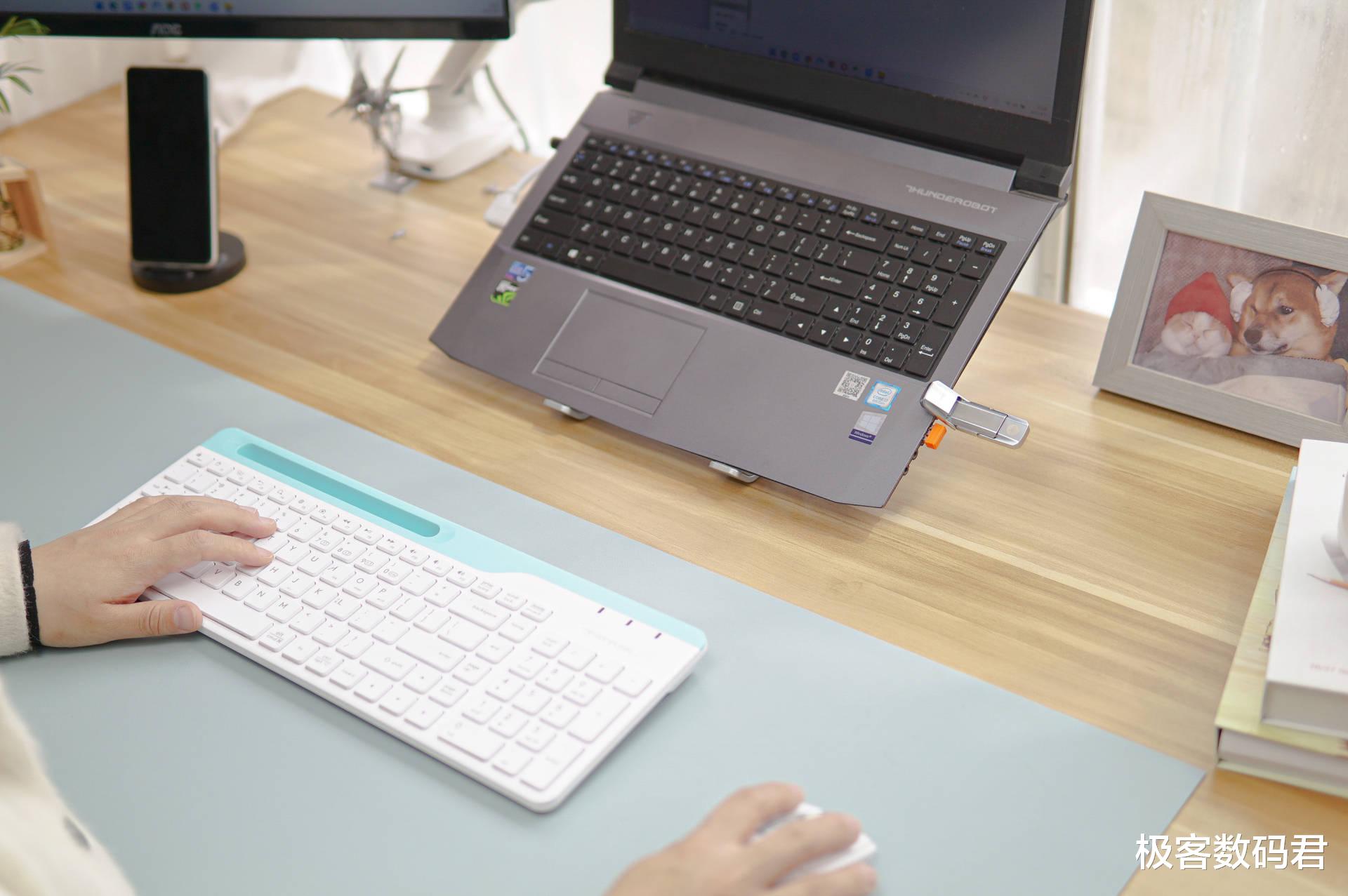 ssd|传统U盘即将被淘汰？同样大小，性能直接翻3~4倍！