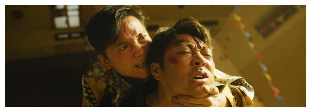 孔孝珍|一上映就拿下榜单第一,没想到,54岁邹兆龙又打出了一副“王炸”