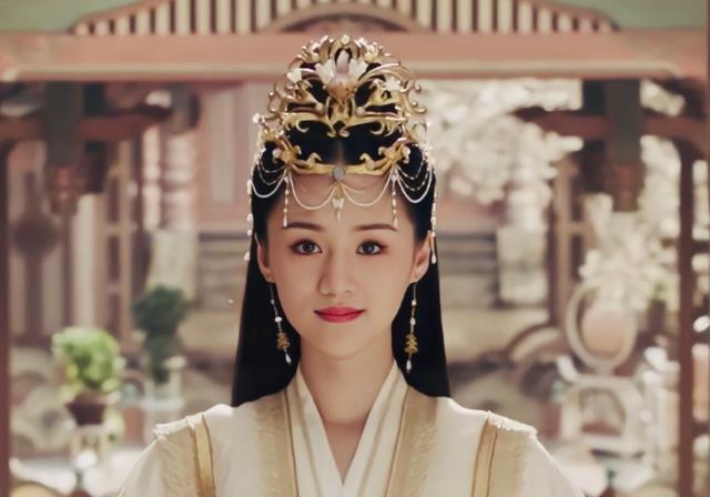 赵露思|好家伙，冲着赵露思追《且试天下》，却被32岁女三给迷住了