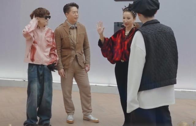 李玟|《声生不息》林晓峰学刘德华耍帅，并大唱《倒转地球》，李玟笑疯