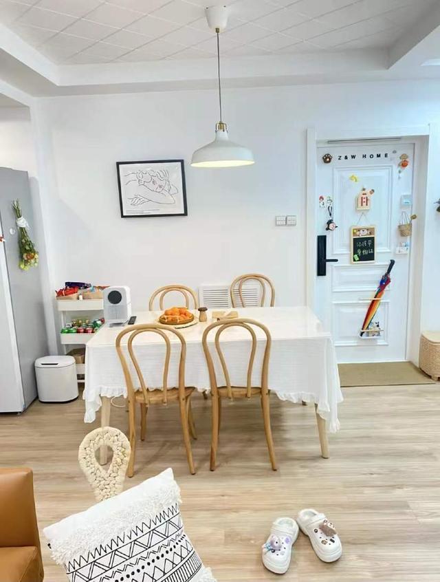 90后小夫妻爆改二手老房子，摇身变成一个时尚婚房，真的超级浪漫