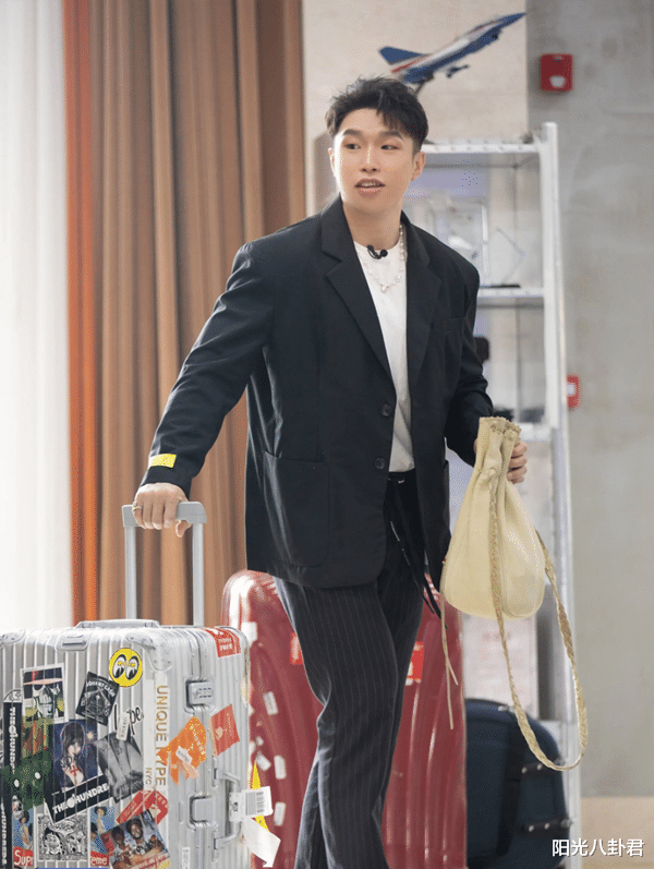 帅哥|看脸以为个子高,看身材以为是帅哥,这6位男星,外形反差太大了