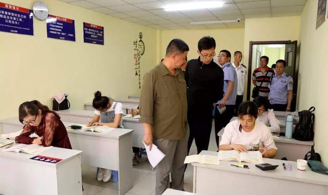 带货|“双减政策”出台后,又有一些行业迎来“调整”?包括直播带货等