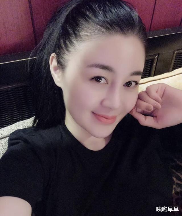 关婷娜|演员关婷娜:被赵本山捧红后,绯闻不断,如今40岁单身成父母心病