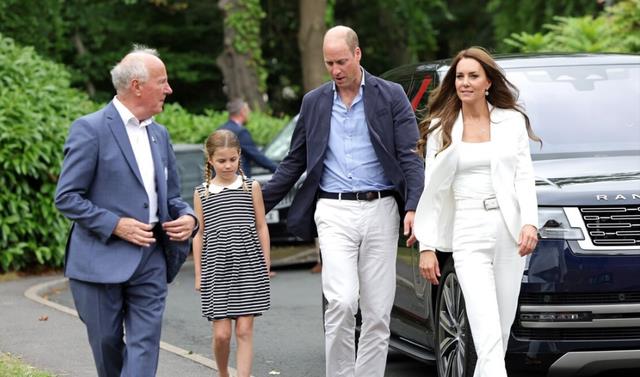 王诗龄|7岁夏洛特被穷养，新裙子才30美元，王诗龄一条裙子却是她的54倍