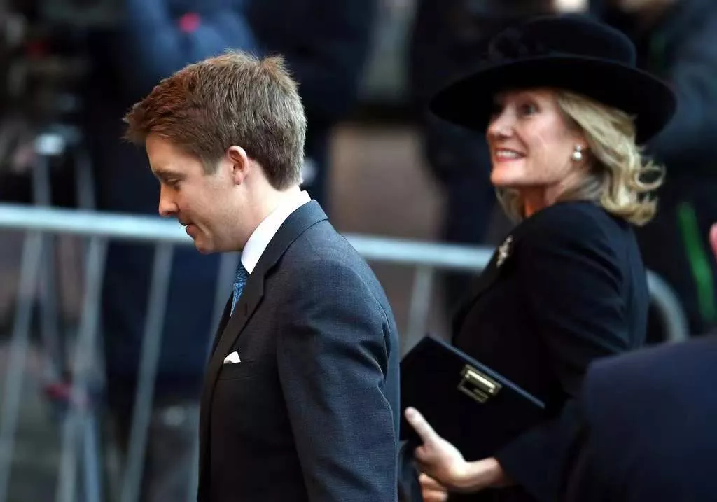 王思聪|身价千亿被评“国民老公”,却因太有钱被女友分手?网友:翻版王思聪?辱他了