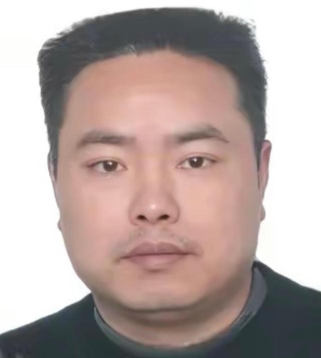 河南发生重大刑事案,嫌犯信息披露,逃跑时画面曝光,至今未抓获
