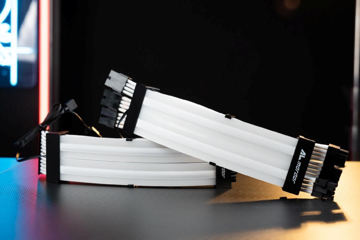 机箱|二百机箱,三百电源,我居然配了700多霓虹线