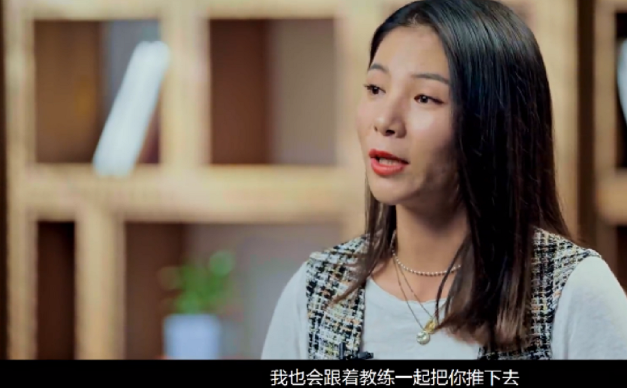 何姿|跳水女神何姿：4岁时妈妈去世，颜值与实力并存，不嫁豪门嫁师兄