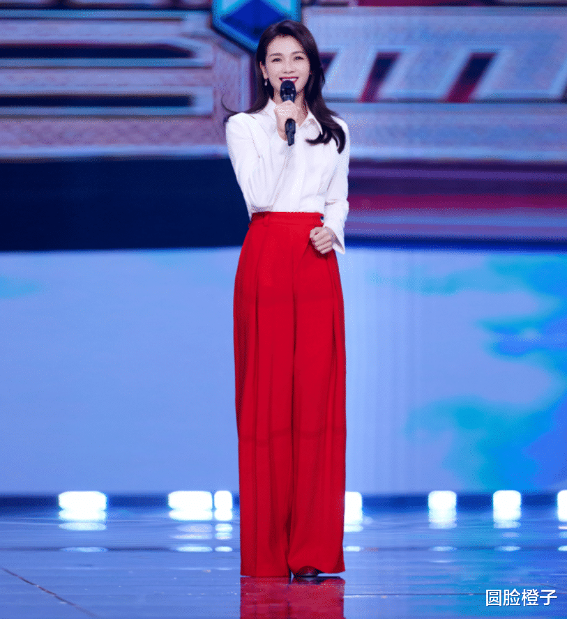 衬衫 刘涛穿中国风太美了，黑色国风衬衫又美又霸气，侧分长发明艳动人