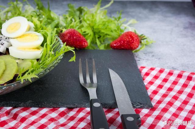 降压药|长期吃降压药,注意做好这6点,控压更平稳,减少心梗脑中风