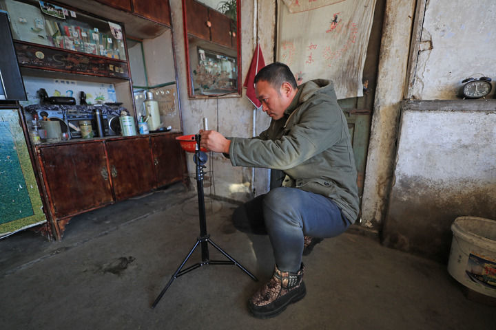 秦霄贤|2021年八位现象级网红：有人被膜拜成顶流，有人刚火就凉