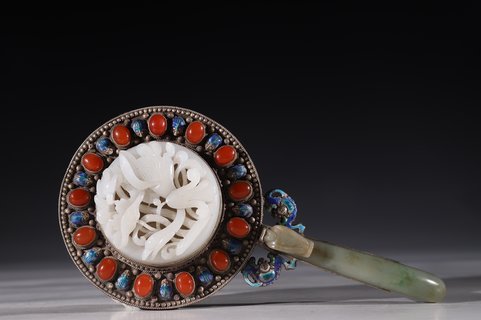 翡翠|?回流 银制镶和田玉带翡翠龙勾 手把镜