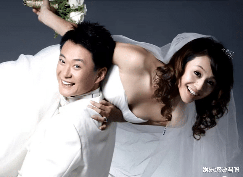 曹颖|曹颖纪念日晒全家福,11岁儿子成焦点,真不愧是童星里的颜值top