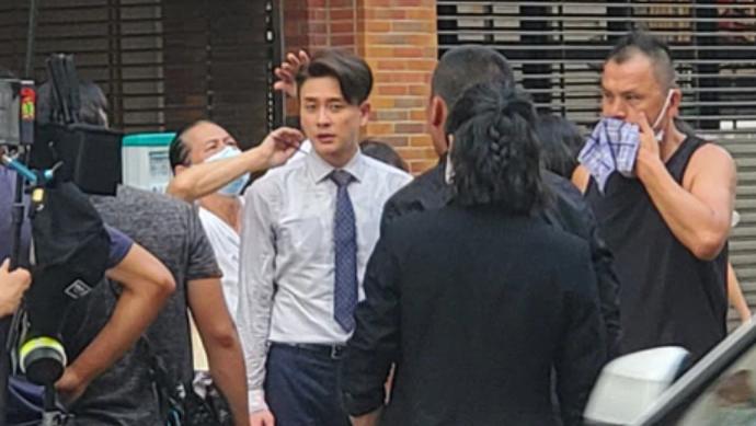 赵露思|知名剧组陷争议！被曝砸坏学生无人机不认错，100米路段拦人4次