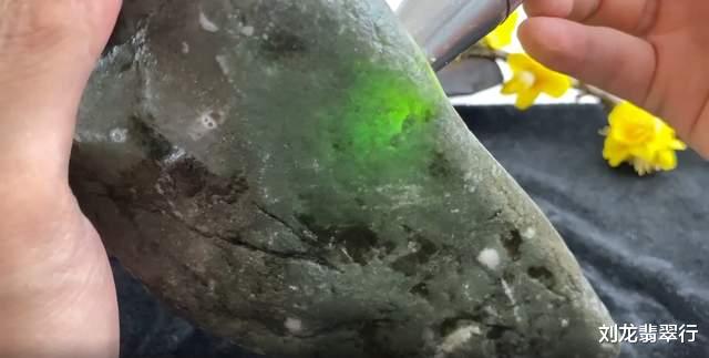 翡翠|幸运日记：价值40000的翡翠原石，怼出惊喜的满色玉牌
