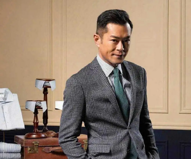 高圆圆|替兄弟背锅,被戴绿帽,1990年坐牢碰到位修女,改变了古天乐一生