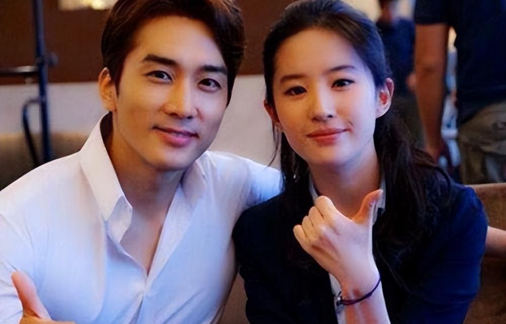 杨采钰|同样是陈金飞力捧的女星,为什么杨采钰不能像刘亦菲一样“红”?