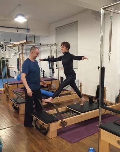 殷桃|殷桃泳装照亮相，身材不走样，依然魅力四射，真让人羡慕