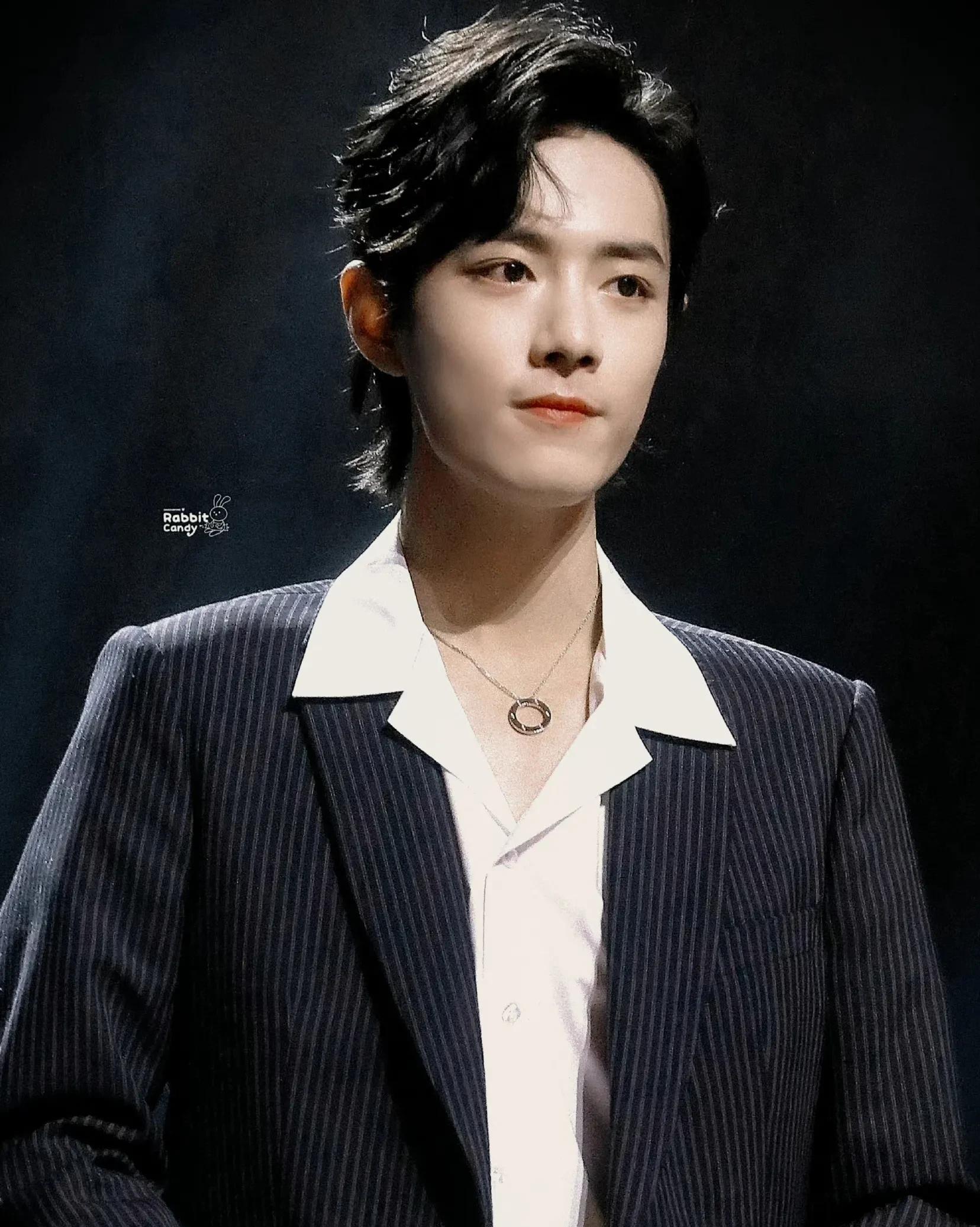 鹿晗|内娱有名的几位“双眼皮”男星，鹿晗的最标准，朱一龙龚俊精致