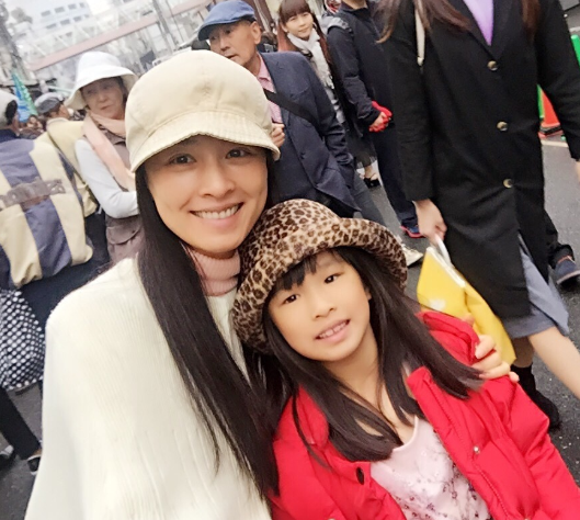 谢婷婷|张庭言传身教女儿不要浪费食物，吃不完的东西要放进冰箱，隔天再吃