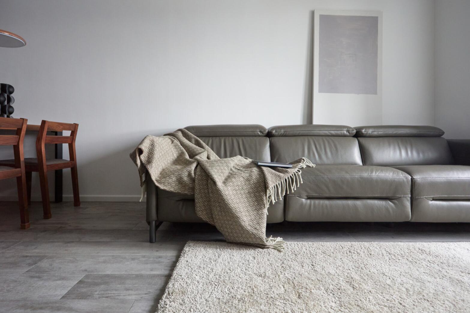 装修过一次,才明白越简单越高级,她62㎡家,一进门就很有品质感