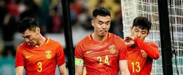 中国足协|下午15点！足协最新计划引爆争议，中国球迷吐槽：真是个笑话