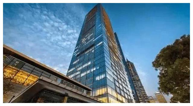 黄晓明|叶珂疑似住进黄晓明和baby以前的婚房，在厨房卫生间各种自拍展示