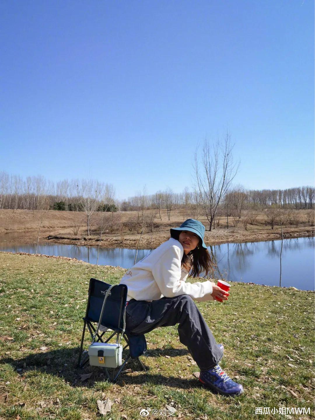 杨幂|没有红毯怎么办？杨幂和鞠婧祎发照片继续内卷 | 谁最美