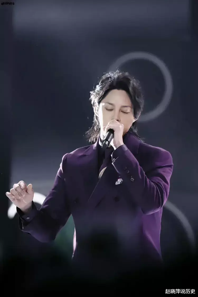 尹正|尹正刘宇宁聚餐牵手被拍,早就曝光过,刘宇宁曾说大老爷牵手能咋