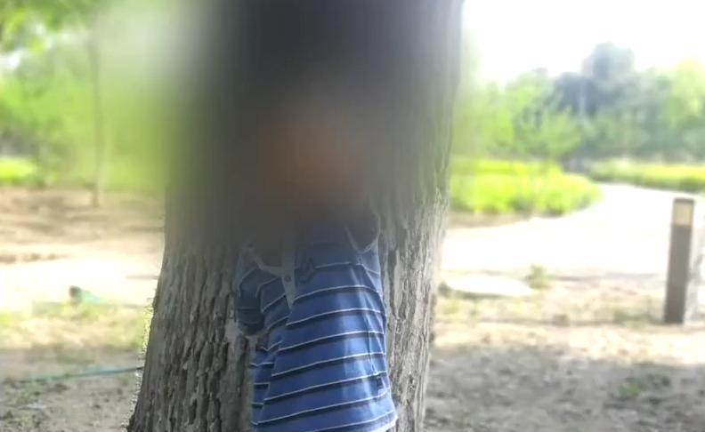 在北京捡拾男婴却没报警，养了4年无法上户口！无损收养可能吗？