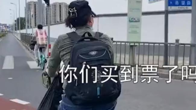 安徽女子从上海返乡，却先乘高铁到武汉：因武汉可以免费隔离14天