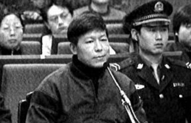 宋卫平|“足坛黑哨”龚建平之死，是挡箭牌还是罪有应得，为何争议那么大