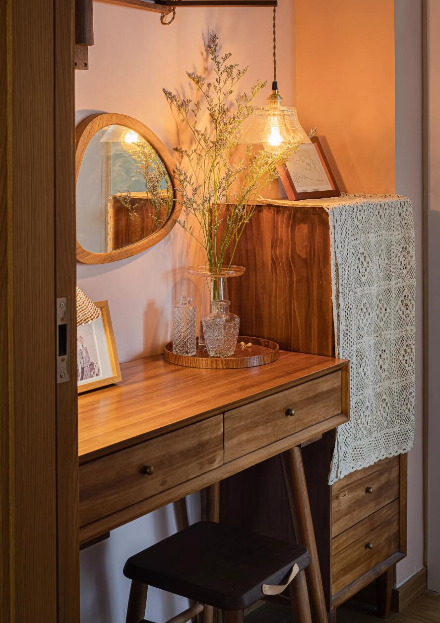 “封闭式玄关”越来越流行,看她80㎡小家,温馨感都溢出屏幕了