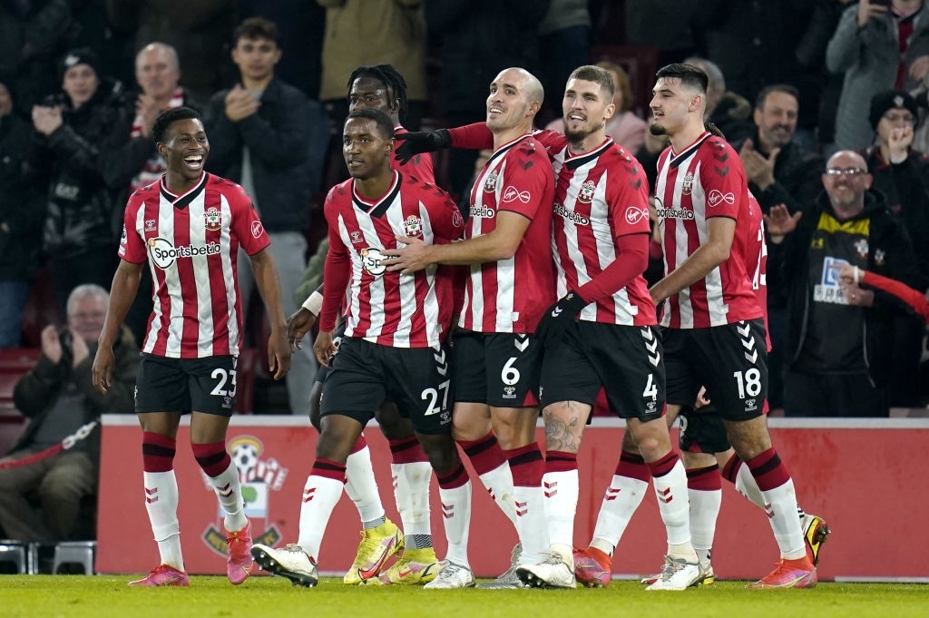 英超|4-1赢了，他们打出英超大比分，3轮连拿7分，排名反超2大豪门名宿