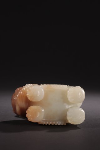 |清代-和田玉太平有象烛台摆件