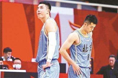 翟曉川|CCTV5全國(guó)直播，女記者究竟什么來頭？竟以一敵二對(duì)罵CBA兩大球員