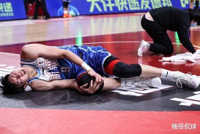 周琦|周琦将升级当爸！7个月未归家孩子即将出生，大6岁娇妻已离开新疆