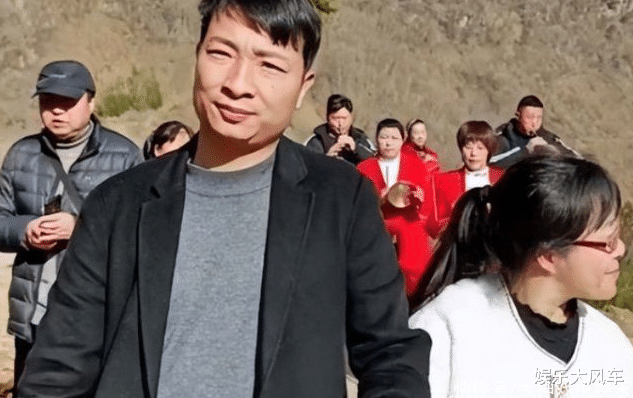 余秀华|余秀华分手第三者曝光,杨槠策以为她要死了,已经帮她选好墓地