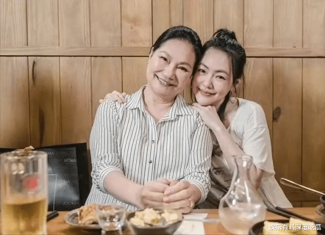 王嘉尔|大S妈妈否认女儿将去韩国生活，提到汪小菲称呼真相了？