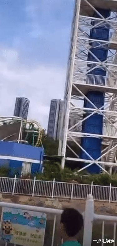 蹦极|孙卓蹦极纵身一跃,孙卓担心哥哥到哭,弟弟很依赖哥哥