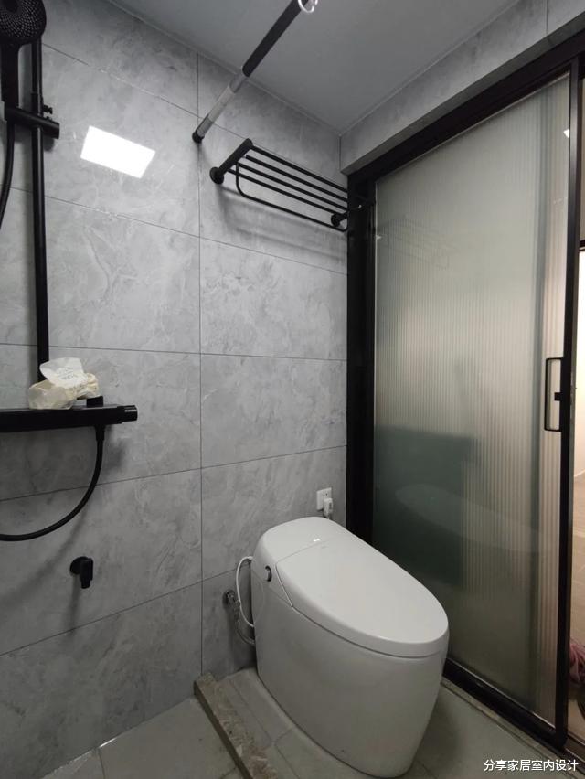 这是我见过最极简装修,效果很耐看,阳台放浴缸泡澡,谁见过?