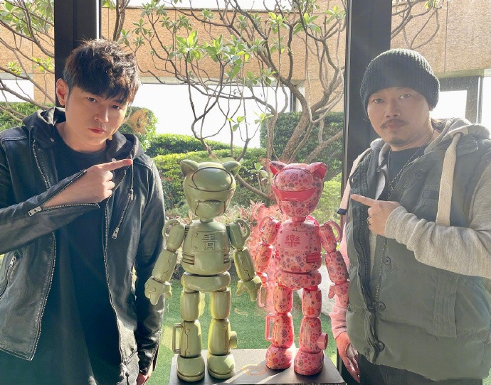 王思聪|方文山晒合影为周杰伦庆生，周杰伦来内地了？还是方文山回台湾了