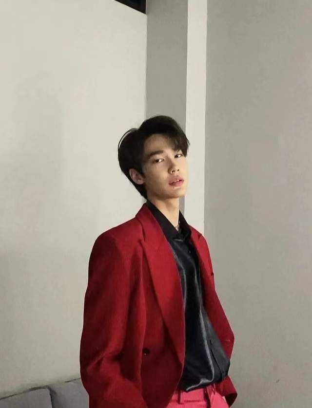 刘德华|小冷八卦：迪丽热巴袁冰妍；谭松韵赵露思；杨洋佟大为；胡歌