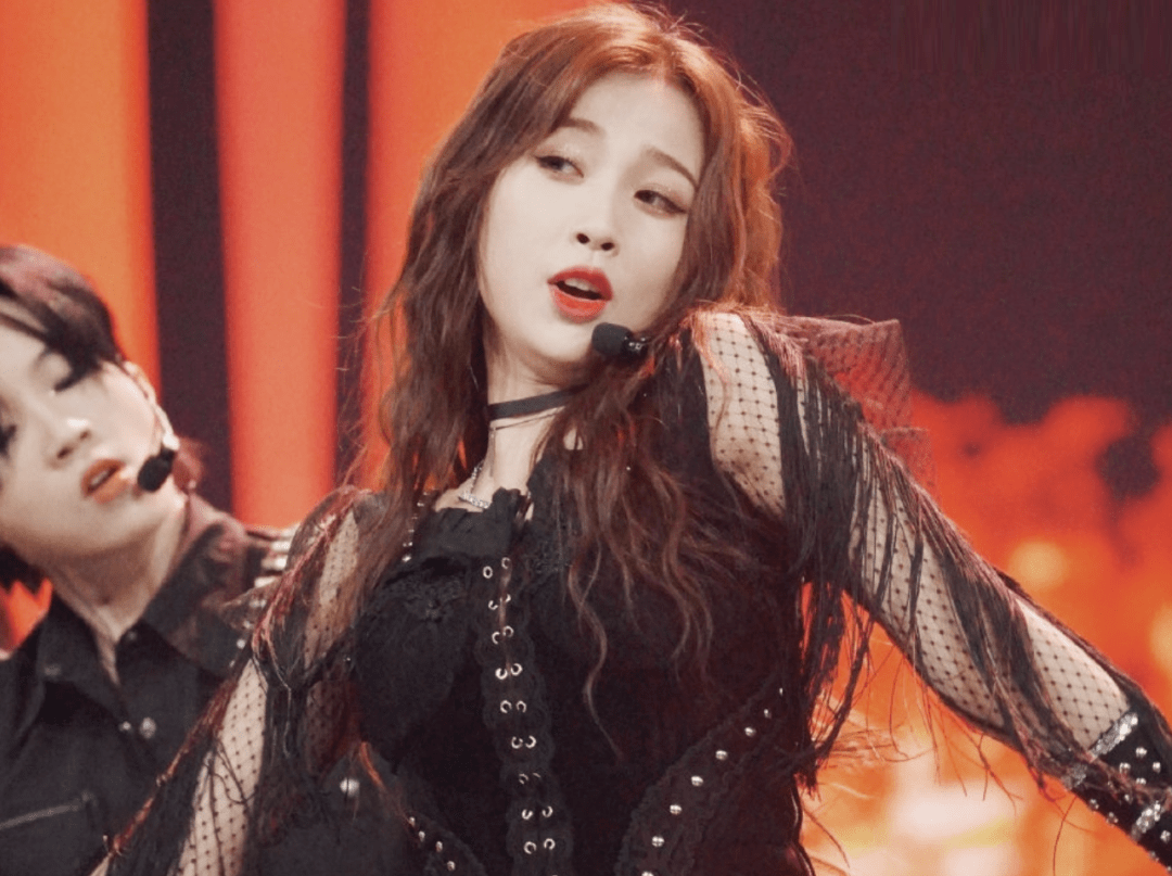 周扬青|表面是艺人，实际上是名媛千金的5位女星，潜规则，谁敢？