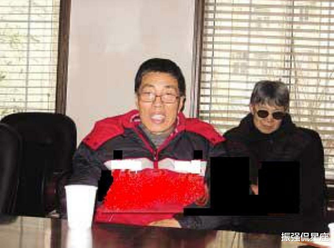 2000年,57岁大叔移植26岁小伙的心脏后,性情大变,梦到被人追杀