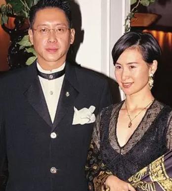 何超琼|何超琼跟许晋亨也是真爱过的，并非是豪门联姻，更不是何鸿燊所逼