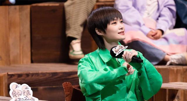 李宇春|《我们民谣2022》中,李宇春谈自己首次创作的经历,真情实感了